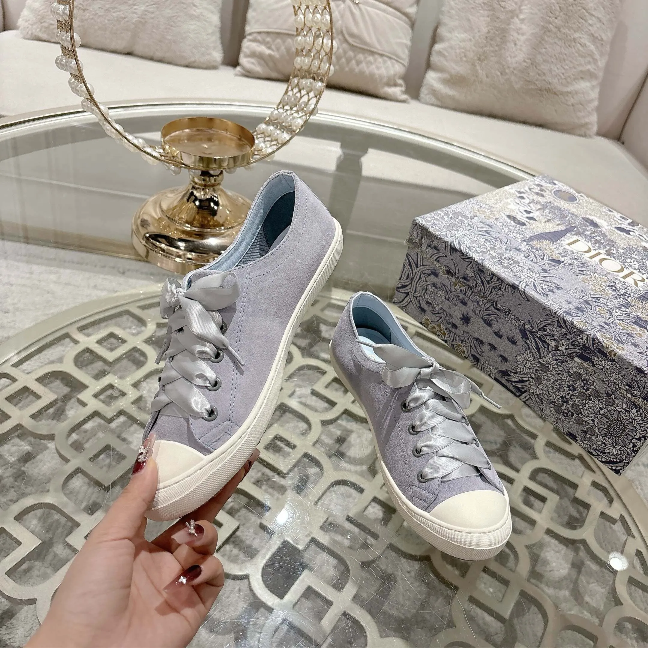 👟👟Ex-factory price 440👟👟 Dior ballet-style casual shoes, the same style as celebrities, satin fabric, breathable mesh lining, sheepskin for feet, wear-resistant rubber sole, size 35-40.